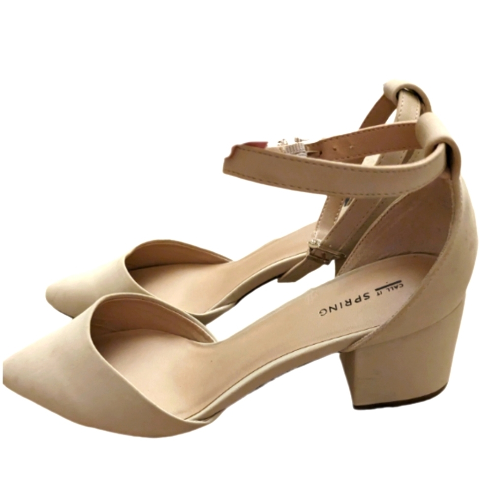 Call it Spring cream/tan/beige colored pointy toed 3" chunky heels/sandals NWOT